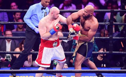 Adam Kownacki (z lewej) i Gerald Washington na ringu w Nowym Jorku