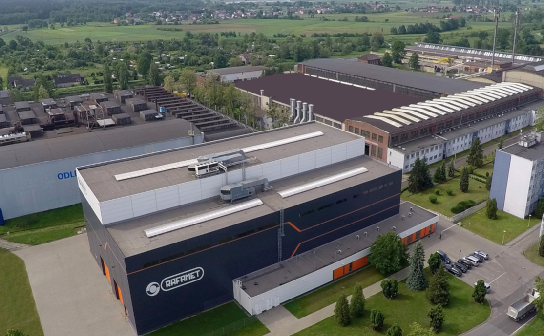 Rafamet uratowany. Kurs szybuje