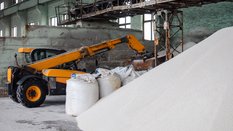 Tak Unia Europejska pomaga Putinowi. Polska niechlubnym liderem