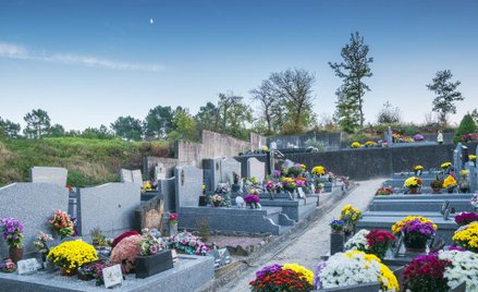 Szeroki nagrobek nie narusza dóbr osobistych - wyrok sądu