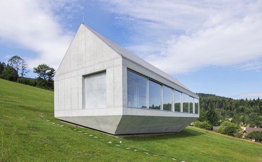 W 2017 roku Arka Koniecznego zdobyła tytuł najlepszego domu świata w konkursie prestiżowego magazynu