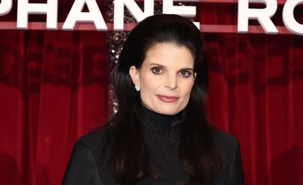 Athina Onassis dorastała z dala od greckich korzeni i medialnego szumu. Od najmłodszych lat pasjonow