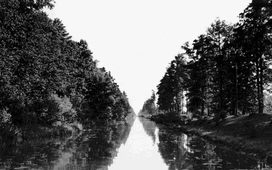 Nad wodą wielką?i czystą – widok na Kanał Ogińskiego