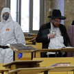 Izrael: Uczniowie w szkołach, rekordowa liczba zakażeń