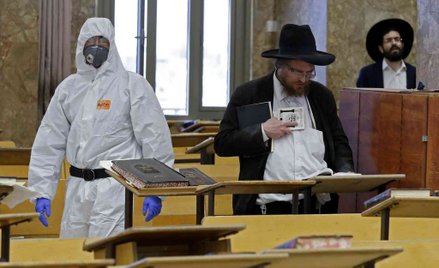 Izrael: Uczniowie w szkołach, rekordowa liczba zakażeń