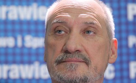 Antoni Macierewicz: Raport komisji Millera to bajka