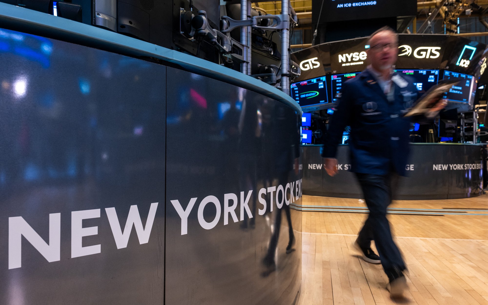 Trump cofa decyzję, rynki eksplodują. Giełdy odbijają, ropa gwałtownie tanieje