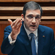 Portugalski centroprawicowy premier Pedro Passos Coelho stanął przed trudnym zadaniem szybkiego łata