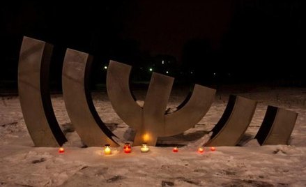 Matka poety wyrzucona przez balkon