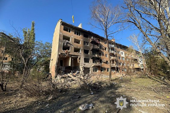 Uszkodzony budynek w obwodzie donieckim