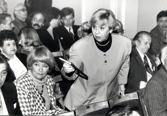 Alina Janowska i Zofia Kucówna wśród aktorów, uczestników XLIV Zjazdu ZASP, kwiecień 1993 r.