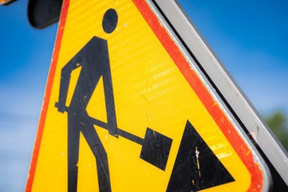 Prace przy kanalizacji oraz wymiana dylatacji będą przyczyną trudności komunikacyjnych na Białołęce