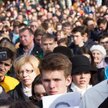 Studenci i wykładowcy z Petersburga w trakcie protestu przeciw zamknięciu jednej z miejscowych szkół