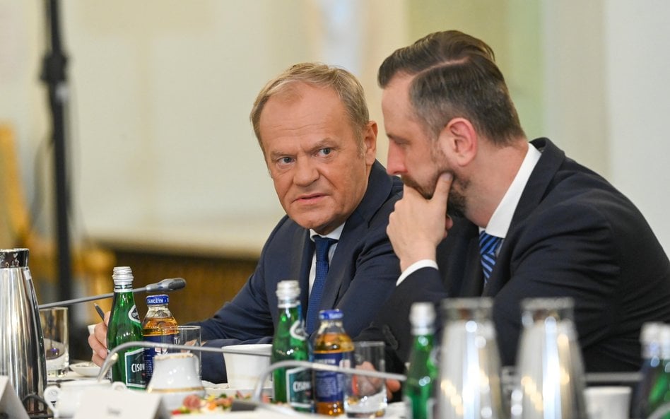 Premier Donald Tusk oraz wicepremier, minister obrony narodowej Władysław Kosiniak-Kamysz