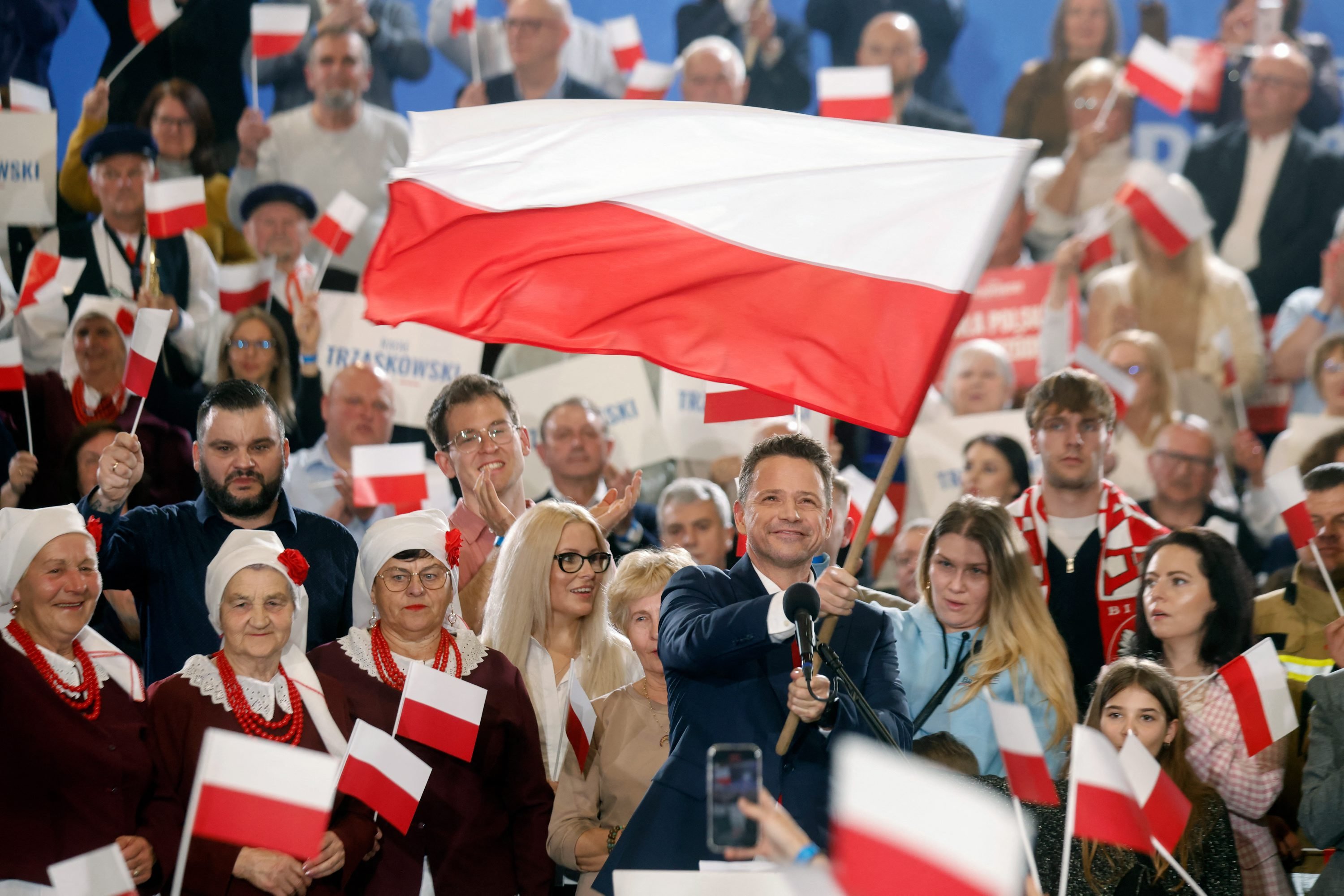 Kampania startuje od nowa. Dwa tygodnie ostrej walki politycznej