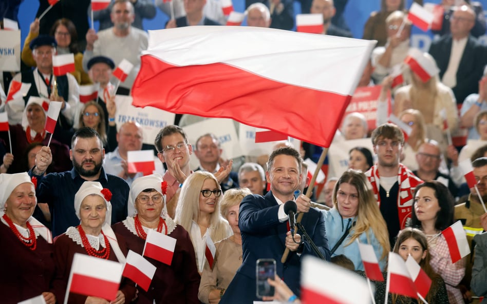 Według sondaży Rafał Trzaskowski minimalnie wygrał I turę wyborów