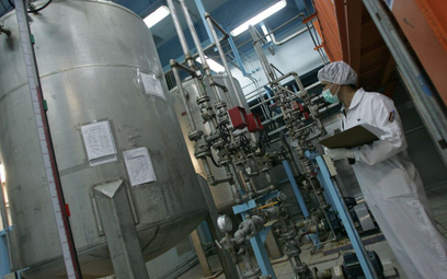 Irański inżynier w zakładach wzbogacania uranu w Isfahanie