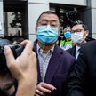 Jimmy Lai opuszcza sąd w Hongkongu