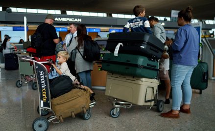 Afrykanerzy z RPA na międzynarodowym lotnisku w Dulles w stanie Wirginia, którym przyznano status uc