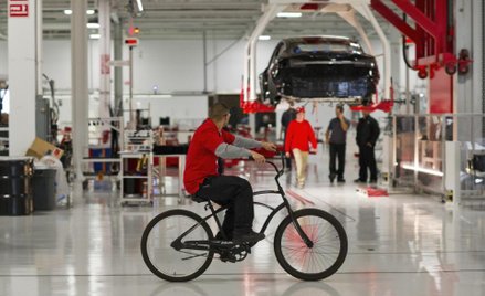 Skandaliczne płace w Tesli