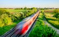 Ogień pojawił się przy torach na intensywnie uczęszczanej trasie między Duesseldorfem a Kolonią (fot