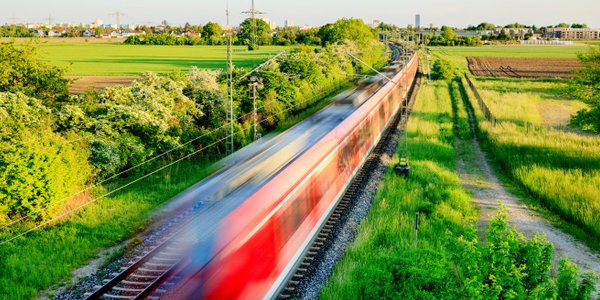 Pożar na trasie Kolonia–Düsseldorf: podejrzenie sabotażu kolejowego