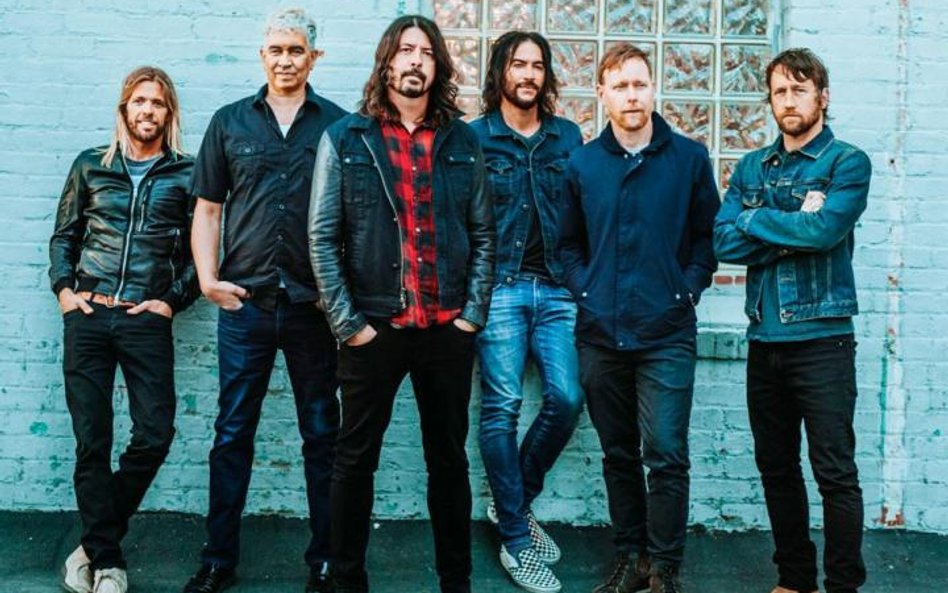 Od lewej: Taylor Hawkins, Pat Smear, Dave Grohl, Rami Jaffee, Nate Mendel, Chris Shiflett