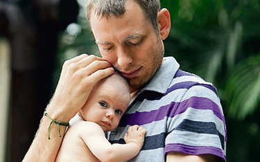 Samotny ojciec dziecka będzie mógł, ale nie musiał, skorzystać z urlopu macierzyńskiego