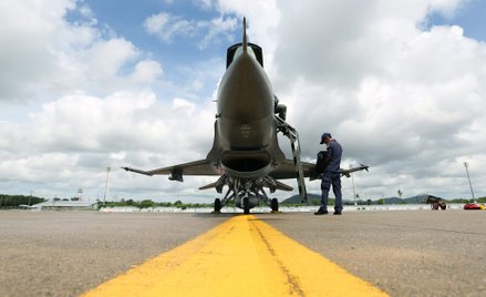 Tajski myśliwiec F-16