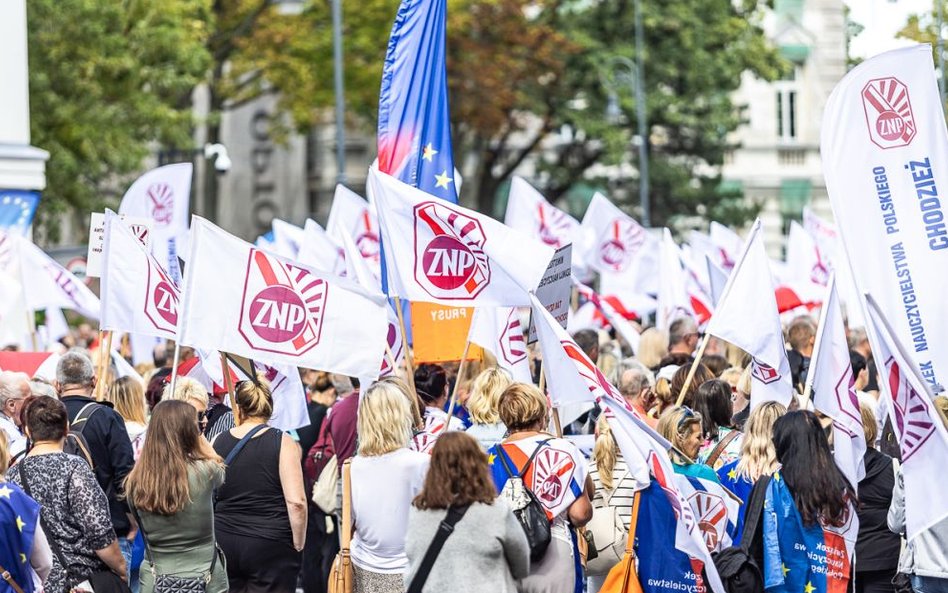 Rozpoczęcie roku szkolnego w Warszawie przebiegnie pod znakiem protestu pracowników oświaty