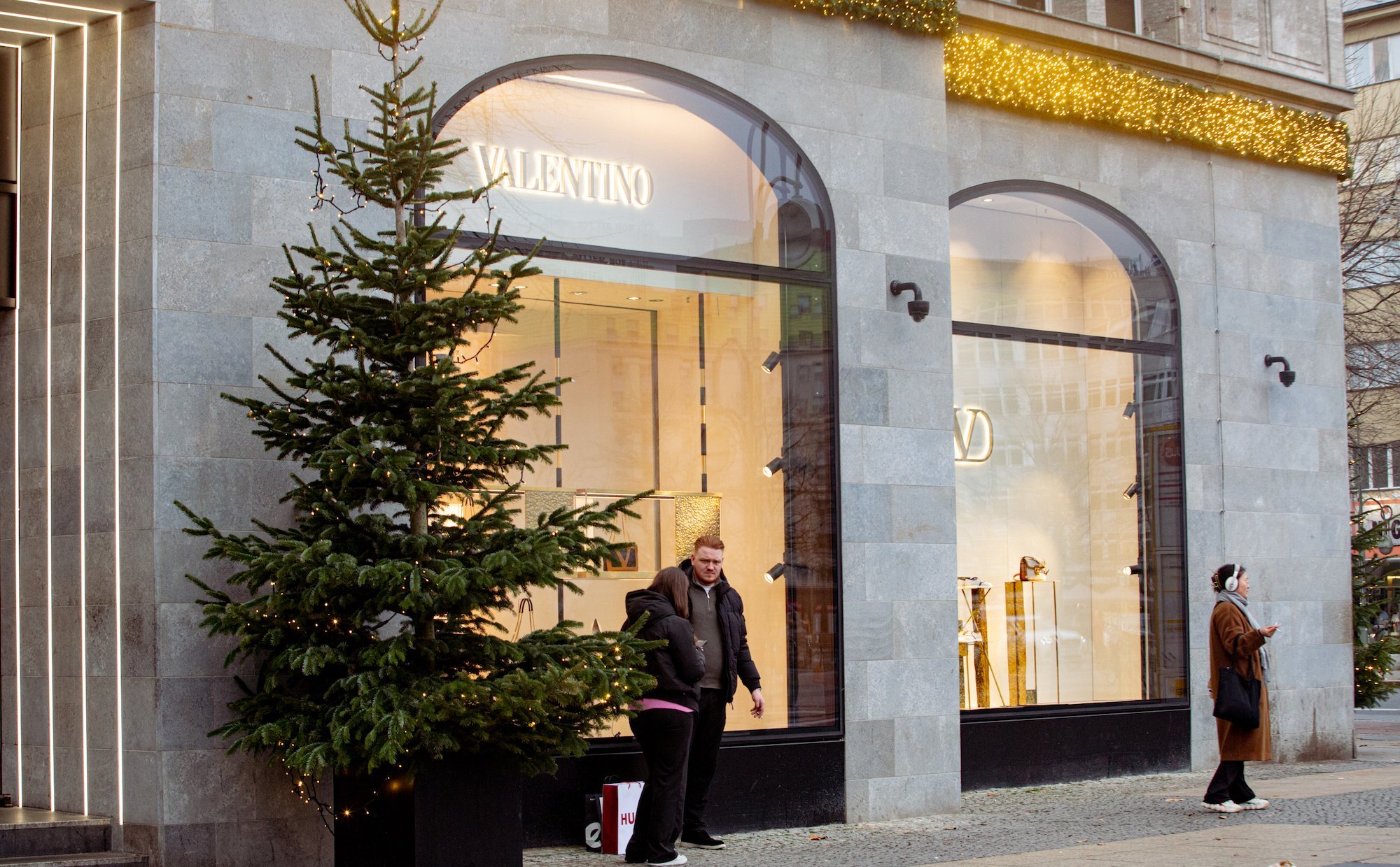 Kroplówka warta 100 milionów euro. Słynny dom mody wpadł w tarapaty