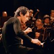 O frakach filharmoników i dekoltach solistek