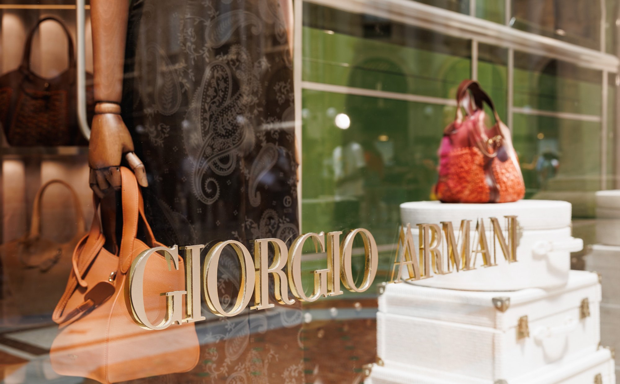 Na czym zarabia imperium Armaniego? Tylko połowa przychodów to sprzedaż ubrań