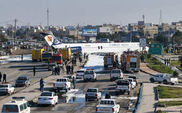 Iran: Samolot wypadł z pasa, zatrzymał się dopiero na ulicy