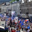 AP: Tysiące Polaków maszerowało w obronie konstytucji