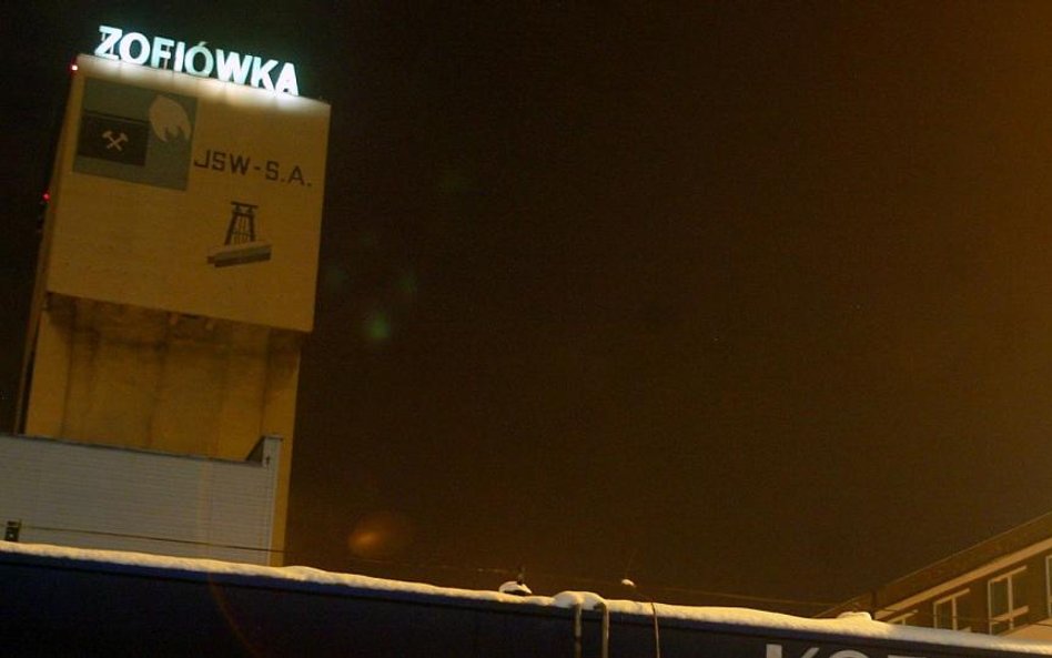 Tragedia w kopalni Zofiówka: Dramatyczna walka o życie zasypanych górników
