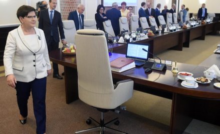 Premier Beata Szydło przed posiedzeniem rządu