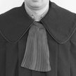 KRDP rozważa, by togi doradców miały szary żabot