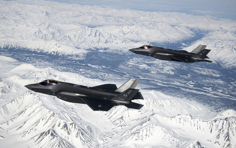 Dwa ostatnie samoloty F-35A przyleciały do bazy Eielson na Alasce, co pozwoliło na zakończenie proce