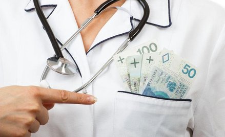 Szpitale podkupują lekarzy specjalistów