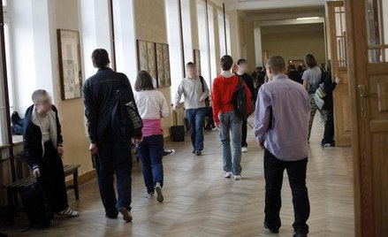 Przestrzeganie przepisów o bezpieczeństwie w szkole za mało