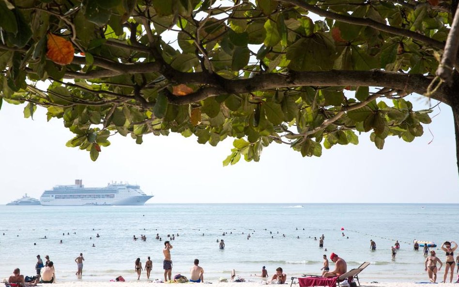 Plaża Patong na tajskiej wyspie Phuket