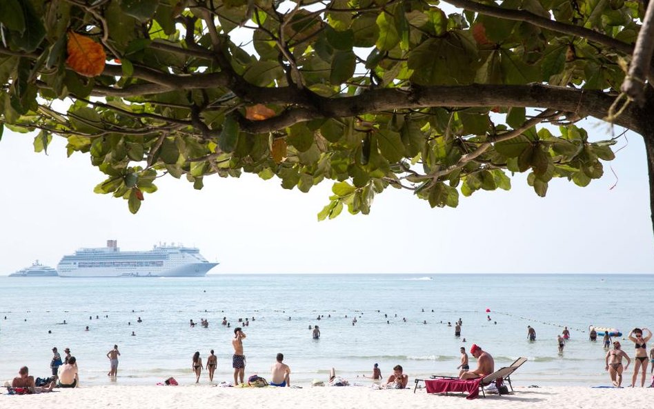 Plaża Patong na tajskiej wyspie Phuket