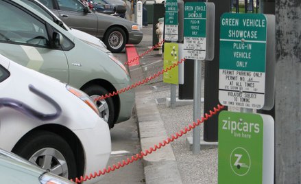 W USA powstanie tysiące nowych punktów ładowania dla aut elektrycznych