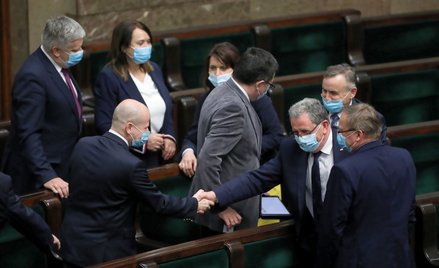 Posłów nie dotknie "Polski Ład". Dzięki nieopodatkowanej kwocie