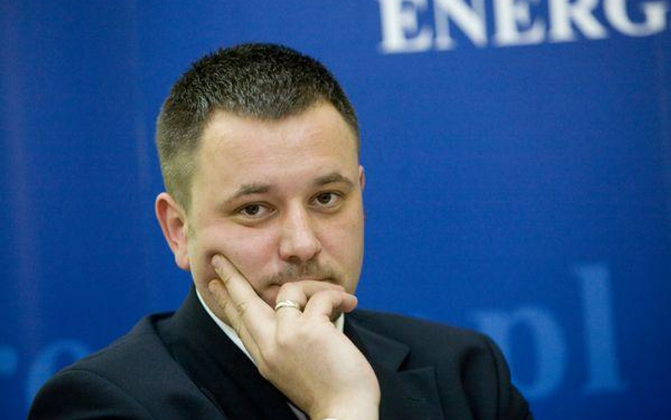 Swora przeciwny połączeniu dwóch grup