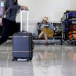 Klienci linii lotniczych młodnieją. Przybywa też podróżujących kobiet