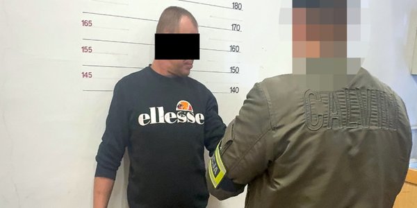 Porwał mężczyznę w Warszawie. Potem schował się pod łóżeczkiem. Grozi mu 15 lat