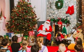 Najważniejszym punktem programu jest uroczyste spotkanie ze Świętym Mikołajem