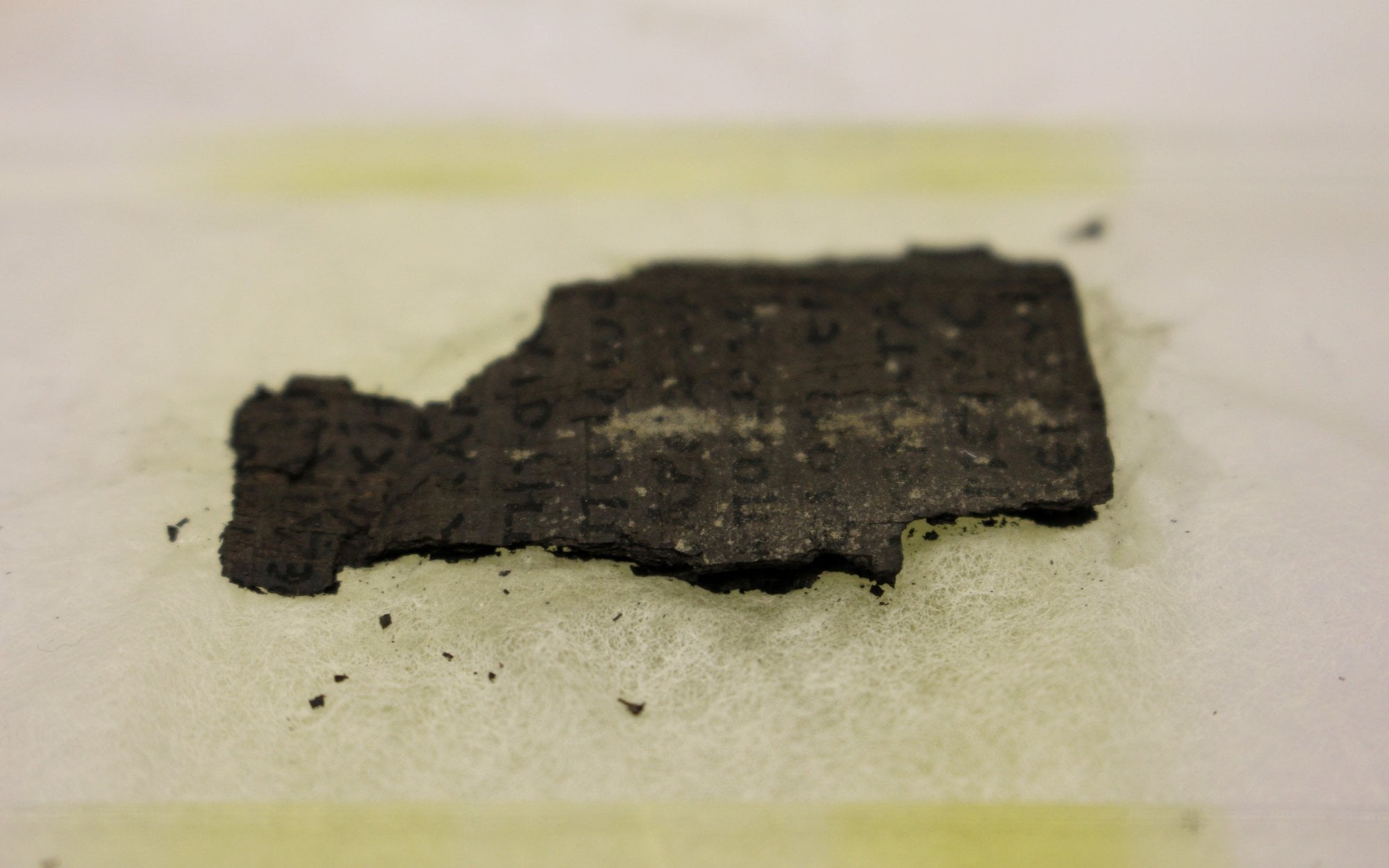 First complete reading of a scroll from Herculaneum. Breakthrough thanks to artificial intelligence